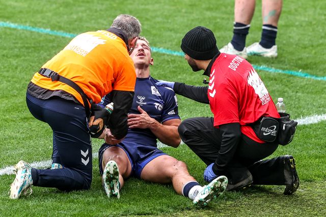 Olly Ashall-Bott of Toulouse Olympique receives treatment for an injury during the Betfred Super League round 10 match Hull FC vs Toulouse Olympique at MKM Stadium, Hull, United Kingdom on 03 May 2026

(Photo by Alfie Cosgrove/News Images)