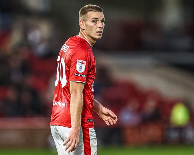 Jonathan Bland of Barnsley during the Sky Bet League One match Barnsley vs Blackpool at Oakwell, Barnsley, United Kingdom on 02 September 2026

(Photo by Alfie Cosgrove/News Images)