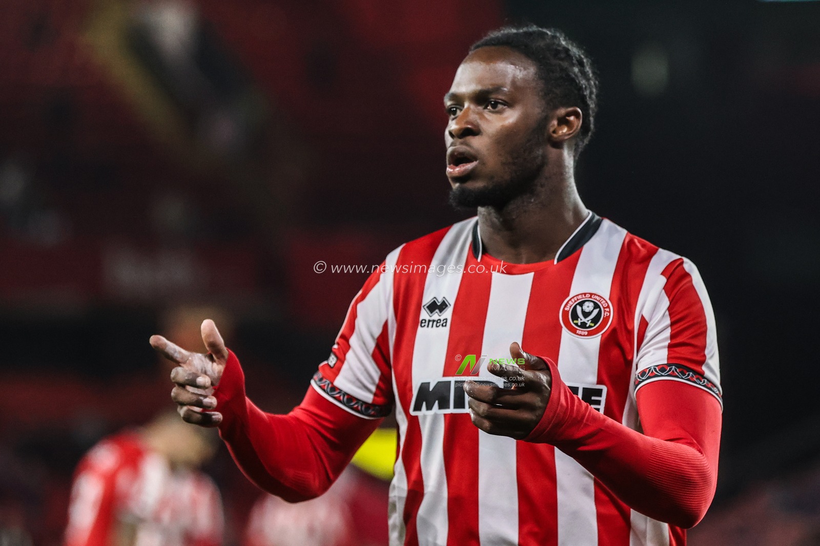 Femi Seriki of Sheffield United appeals to the linesman after a goal kick is given to Southampton during the Sky Bet Championship match Sheffield United vs Southampton at Bramall Lane, Sheffield, United Kingdom, 30th September 2025

(Photo by Alfie Cosgrove/News Images)
